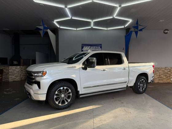 CHEVROLET SILVERADO 5.3 V8 GASOLINA 1500 HIGH COUNTRY 4X4 AUTOMÁTICO CHEVROLET SILVERADO 5.3 V8 GASOLINA 1500 HIGH COUNTRY 4X4 AUTOMÁTICO